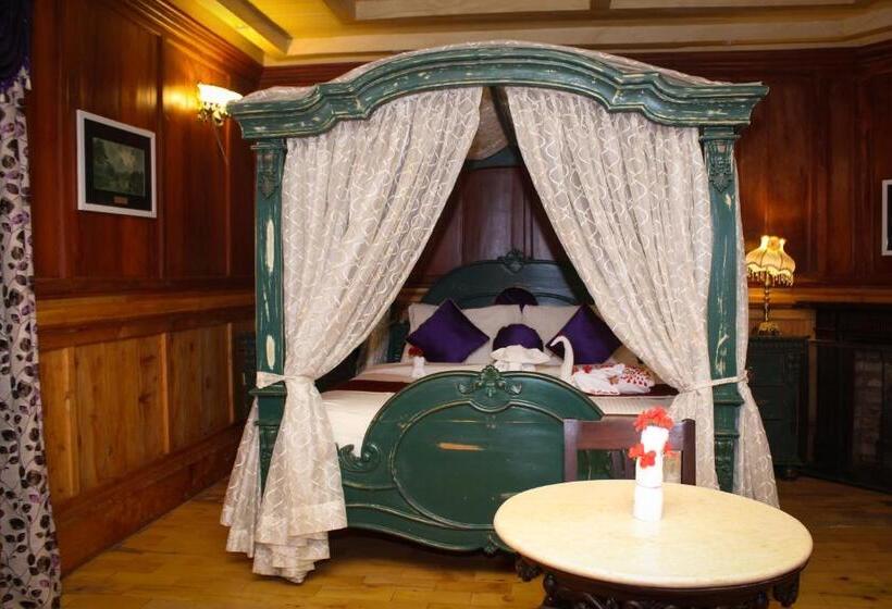 West Downs The Heritage Resort