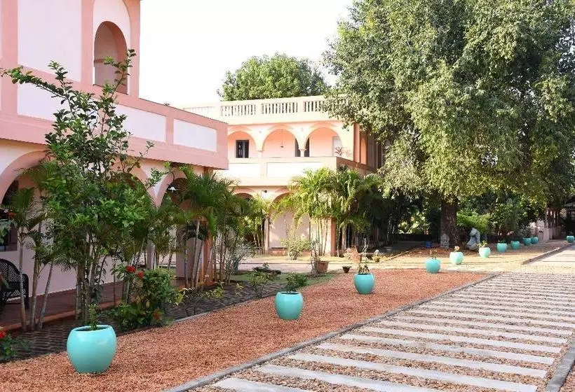 Bed and Breakfast Lily Pool Villa