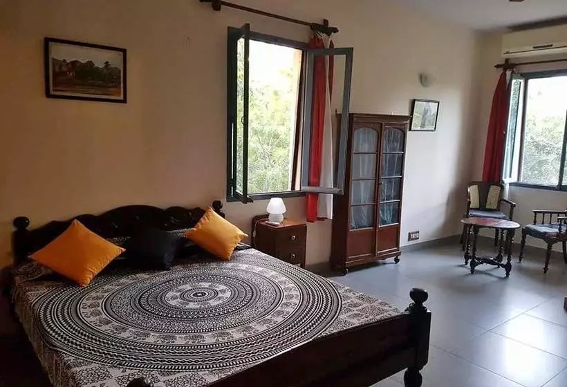 Bed and Breakfast Lily Pool Villa