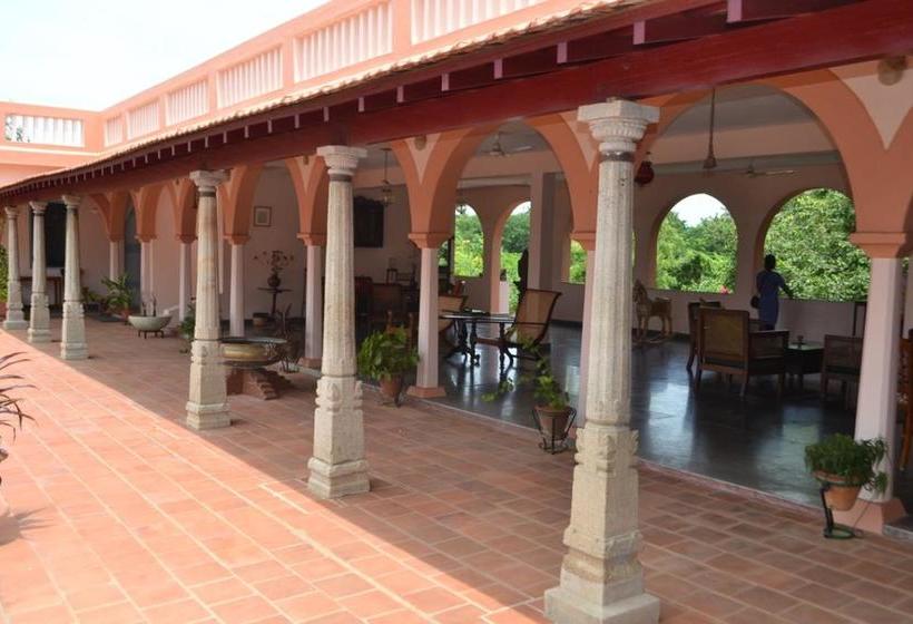 تختخواب و صبحانه Lily Pool Villa