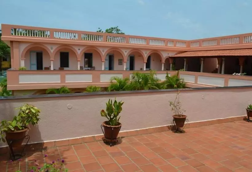 Bed and Breakfast Lily Pool Villa