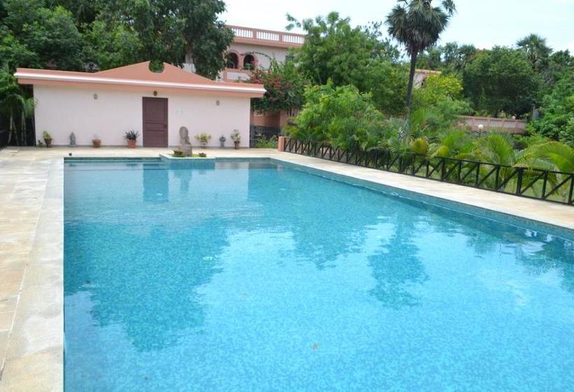 تختخواب و صبحانه Lily Pool Villa