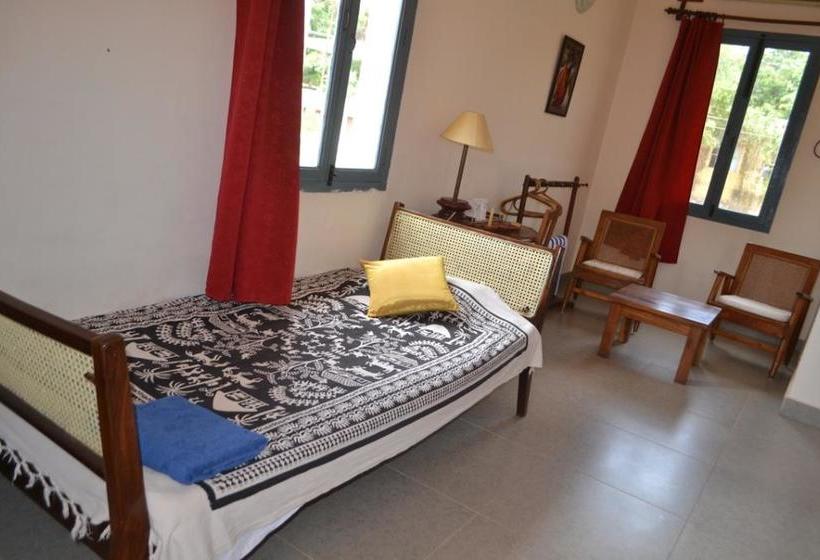 تختخواب و صبحانه Lily Pool Villa