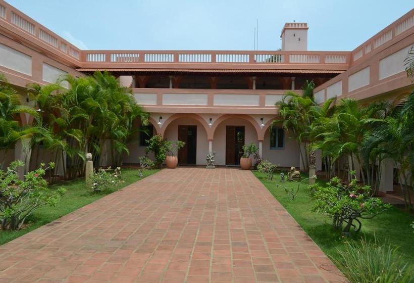 تختخواب و صبحانه Lily Pool Villa