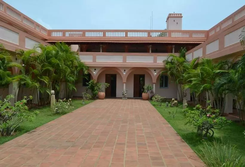 Bed and Breakfast Lily Pool Villa