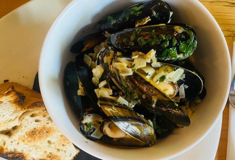 민박 The Punchbowl Lapworth