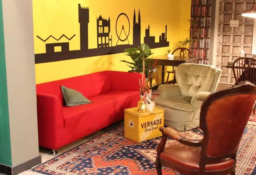 Hostel Roots