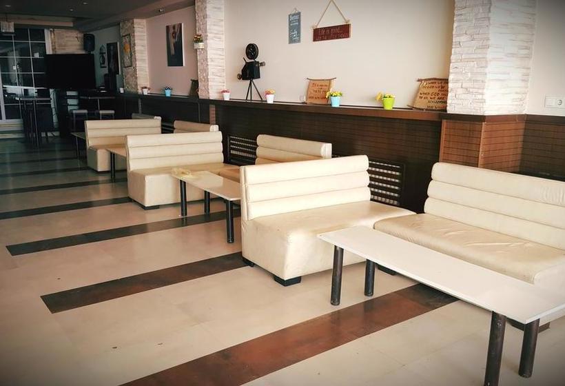 Hotel Art Theatre Caffe