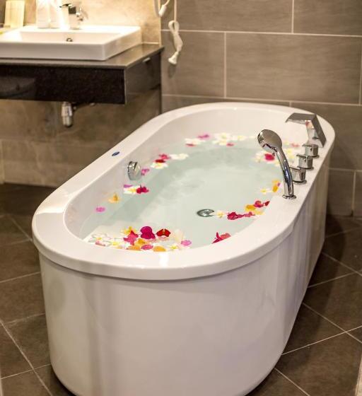 Kep Bay Hotel & Resort