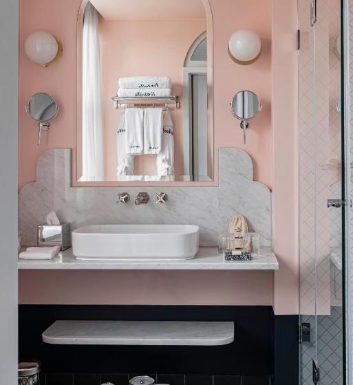 Hotel Henrietta Experimental