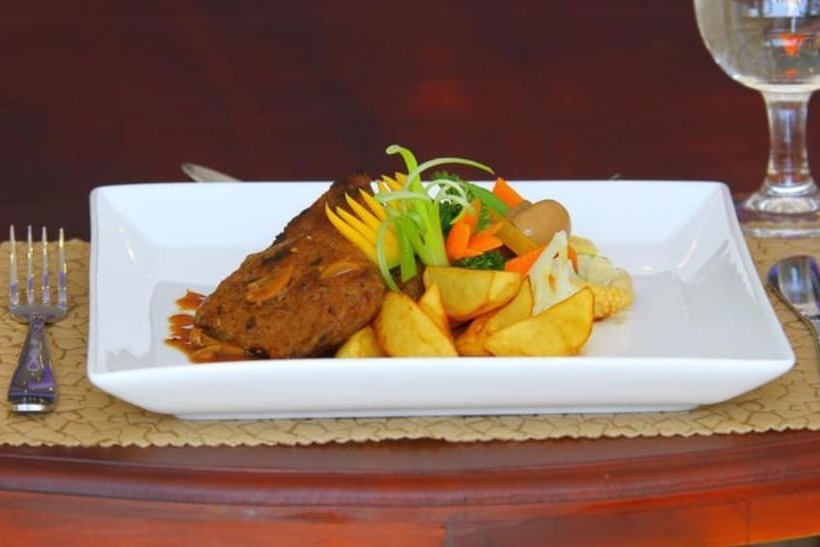 Saffron Hotel & Restaurant