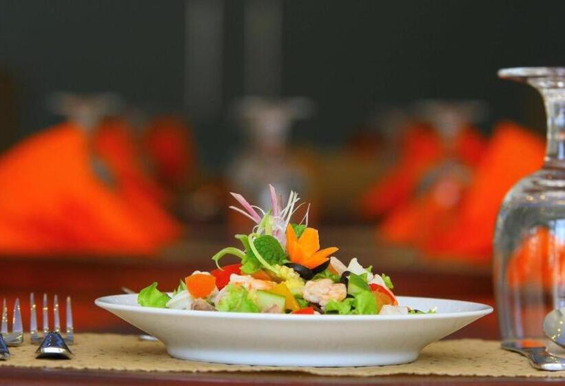 Saffron Hotel & Restaurant