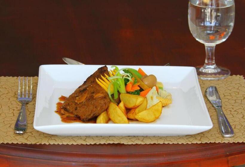 Saffron Hotel & Restaurant