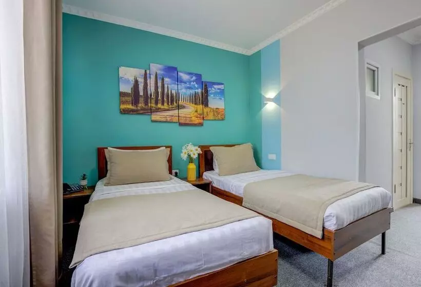 Viva Hotel   Hostel