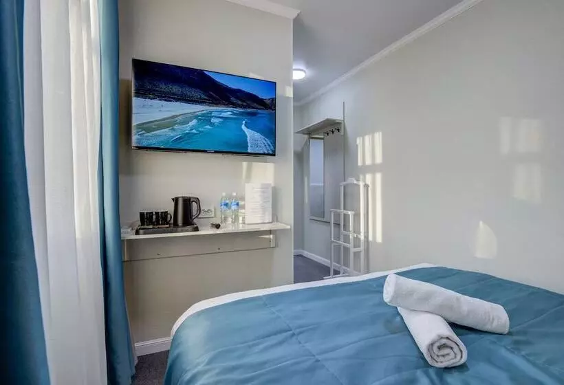Viva Hotel   Hostel