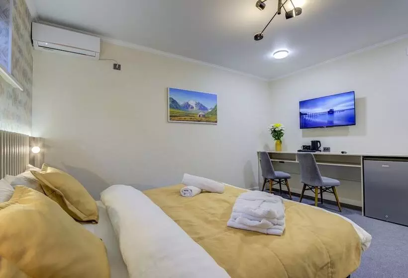 Viva Hotel   Hostel