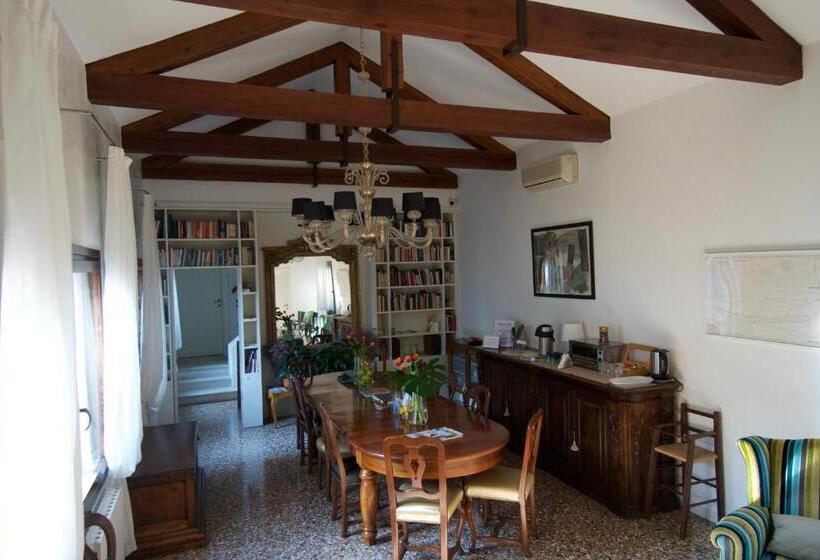 تختخواب و صبحانه Casa Colleoni