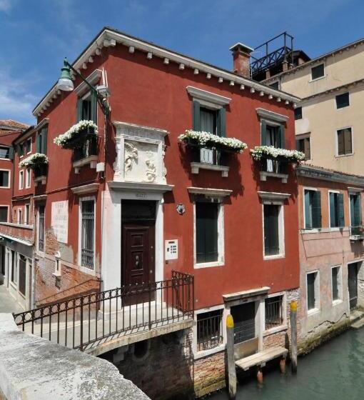 تختخواب و صبحانه Casa Colleoni