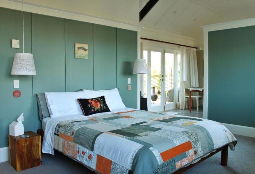 Browns Boutique Bed And Breakfast