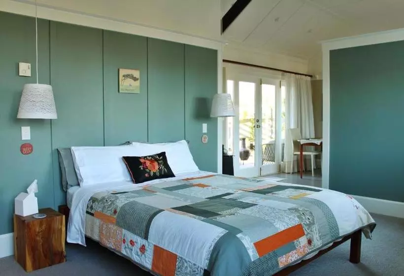 Browns Boutique Bed And Breakfast
