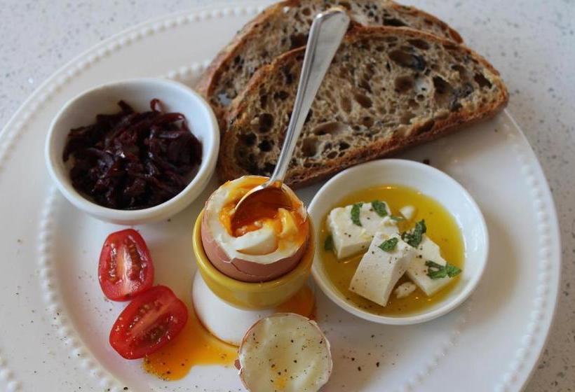 Browns Boutique Bed And Breakfast