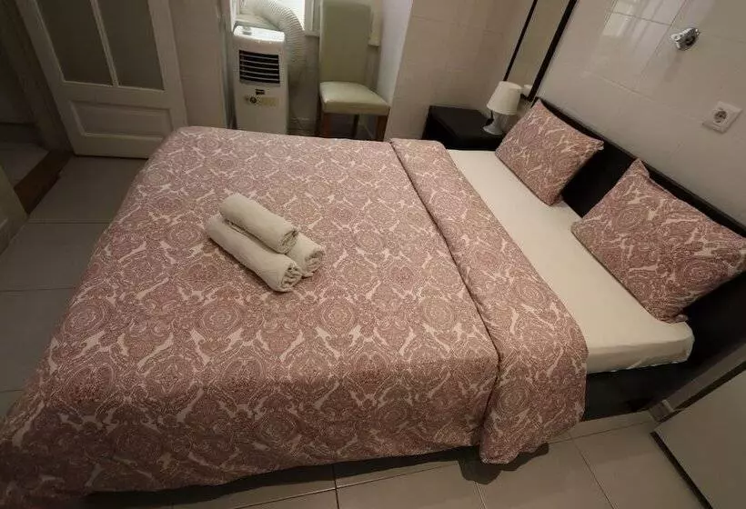 مسافرخانه City Center Guest House