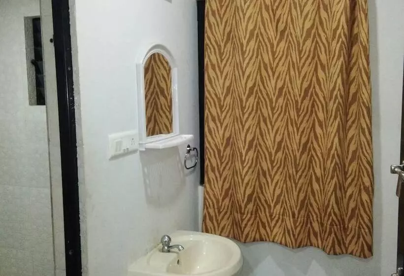 Hiriz Hotel Dollar