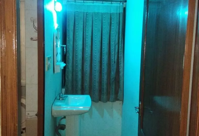 Hiriz Hotel Dollar
