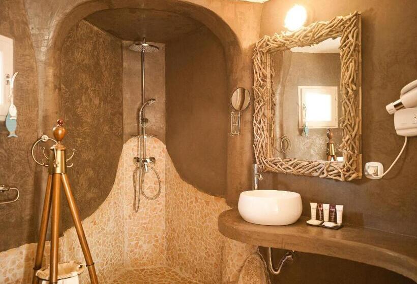 هتل Hôtel Ambassador Palombaggia