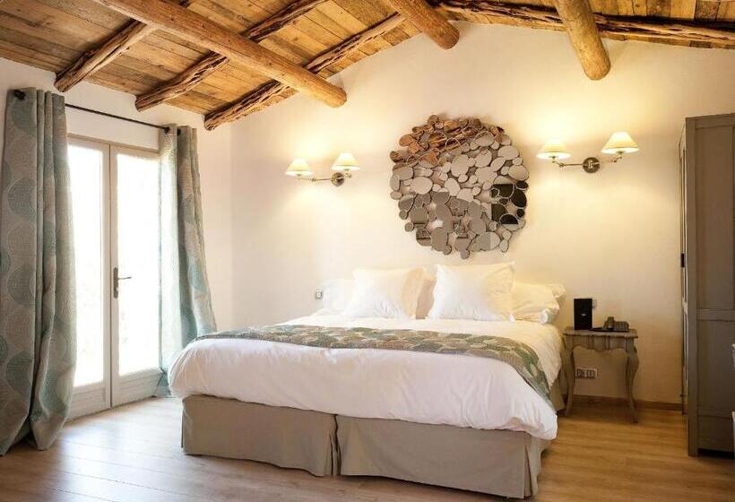 هتل Hôtel Ambassador Palombaggia