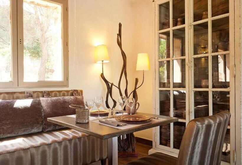 هتل Hôtel Ambassador Palombaggia