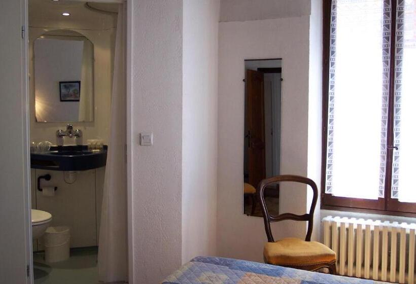 هتل Hôtel Central