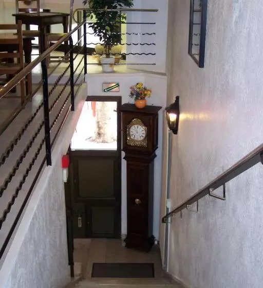 ホテル Hôtel Central