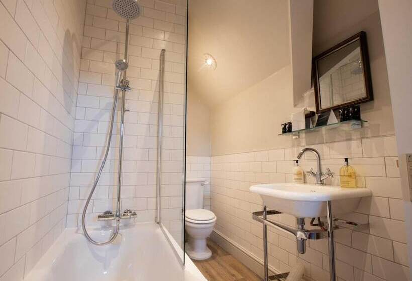 בית מלון כפרי The Crosskeys