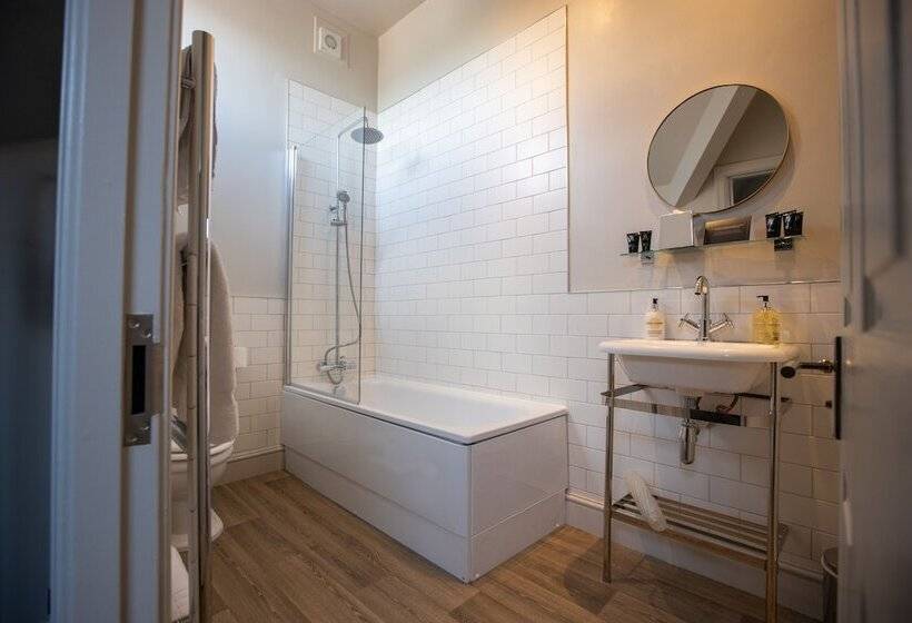 בית מלון כפרי The Crosskeys