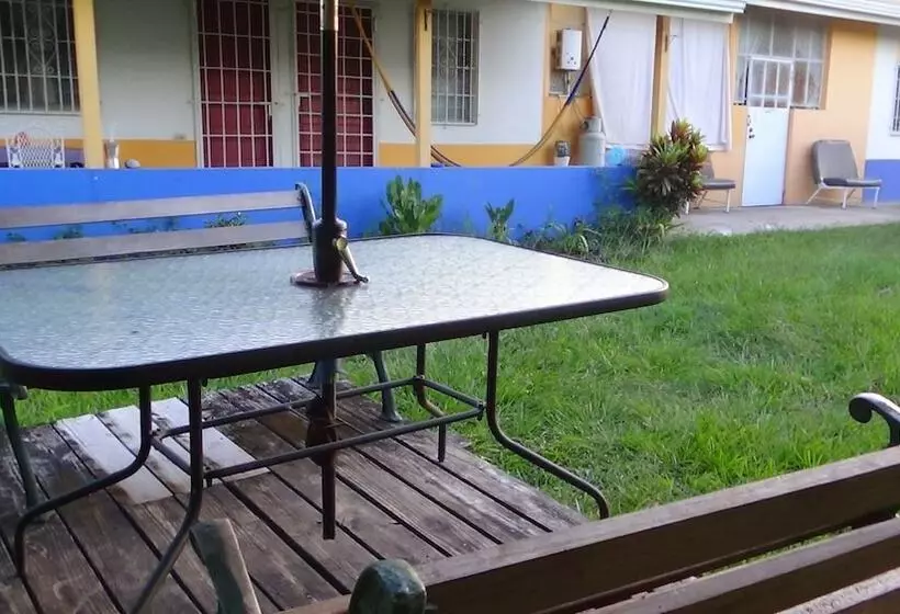 پانسیون Hacienda Tropical Guest House