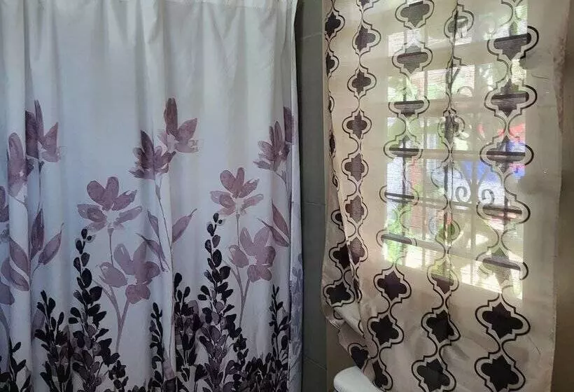 پانسیون Hacienda Tropical Guest House
