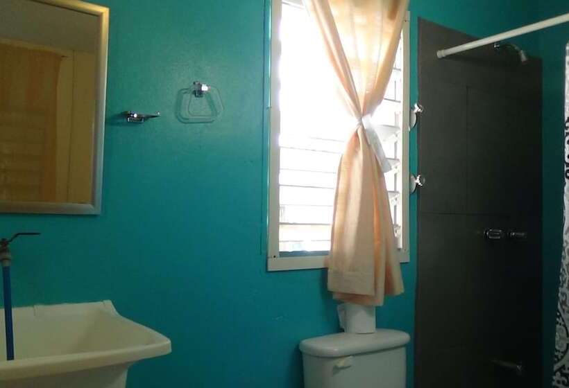 ペンション Hacienda Tropical Guest House