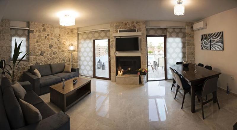 Sperveri Enalio Villas