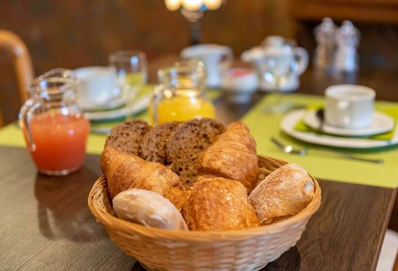 هتل Hôtel Le Cor De Chasse