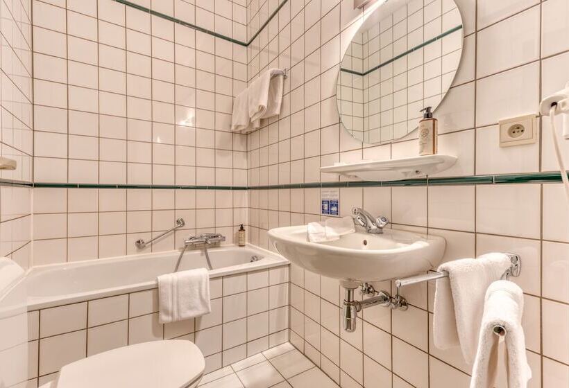 هتل Hôtel Le Cor De Chasse