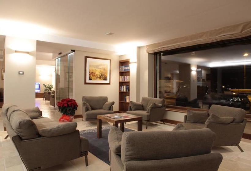 Отель Relais Assunta Madre