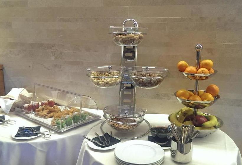 Отель Relais Assunta Madre