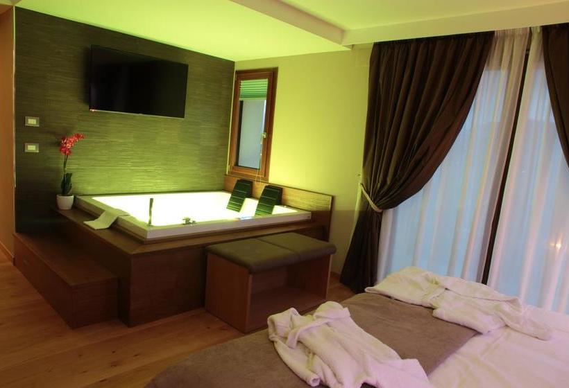 Отель Relais Assunta Madre