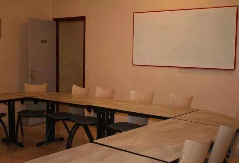 Hotelli Résidence Universitaire Lanteri