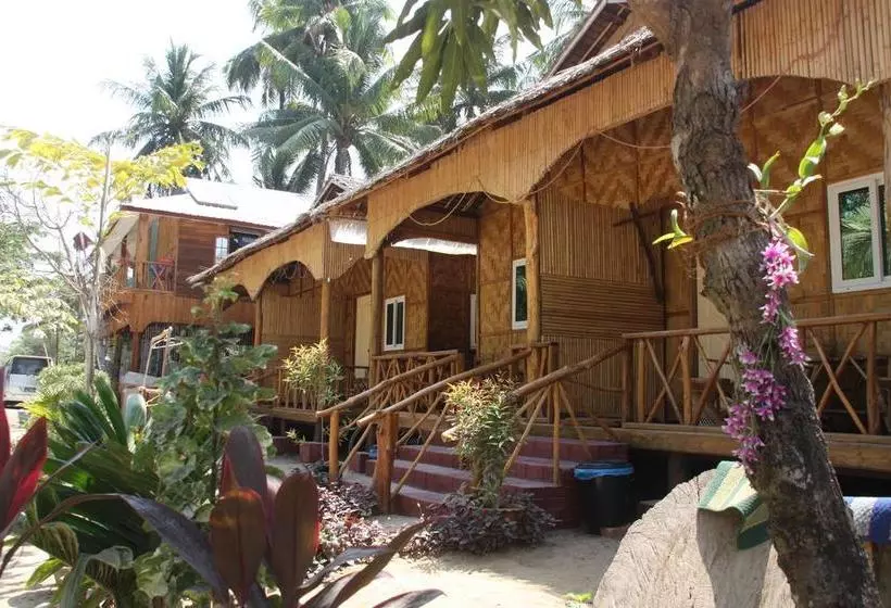 هتل Soe Ko Ko Beach House & Restaurant