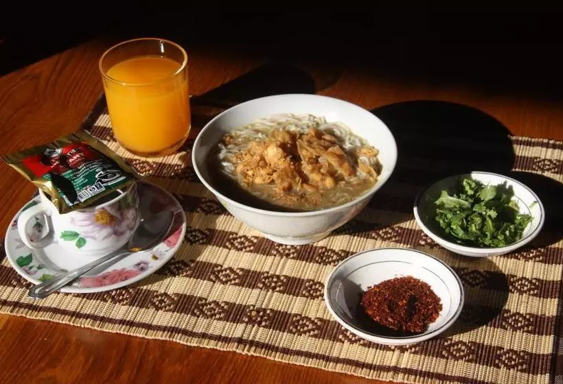 هتل Soe Ko Ko Beach House & Restaurant