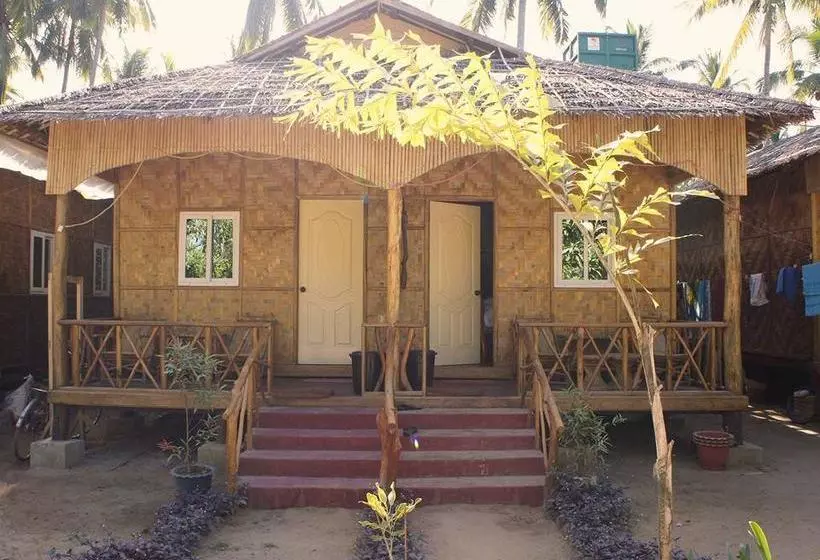 هتل Soe Ko Ko Beach House & Restaurant
