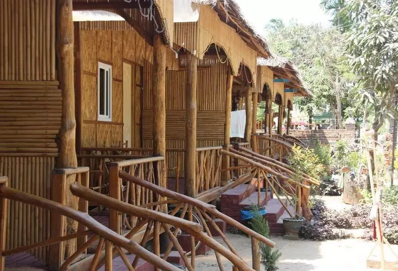 هتل Soe Ko Ko Beach House & Restaurant