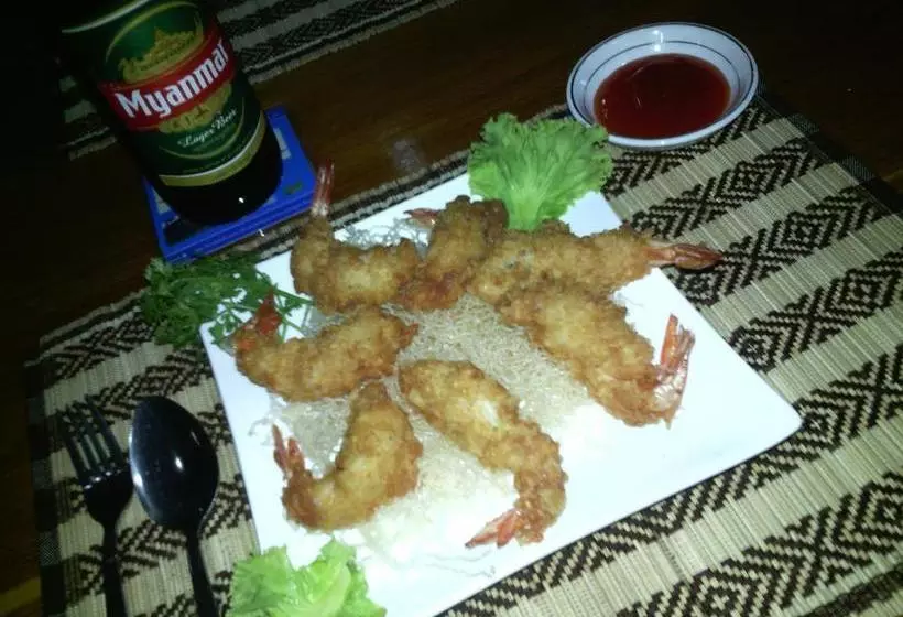 هتل Soe Ko Ko Beach House & Restaurant